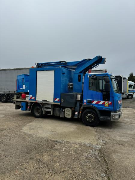 Iveco Eurocargo 100E19 - Truck mounted aerial platform: picture 4 Iveco Eurocargo 100E19 - Truck mounted aerial platform: picture 4
