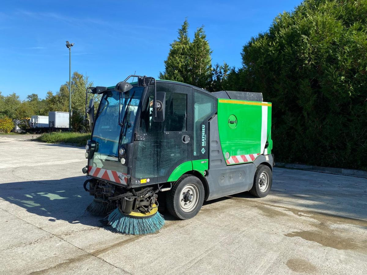 Mathieu Azura MC210 - Road sweeper: picture 1 Mathieu Azura MC210 - Road sweeper: picture 1