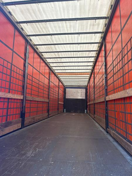 Schmitz Cargobull - Curtainsider semi-trailer: picture 4 Schmitz Cargobull - Curtainsider semi-trailer: picture 4
