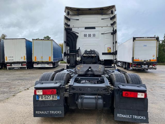 Renault T-Series 520 - Tractor unit: picture 5 Renault T-Series 520 - Tractor unit: picture 5