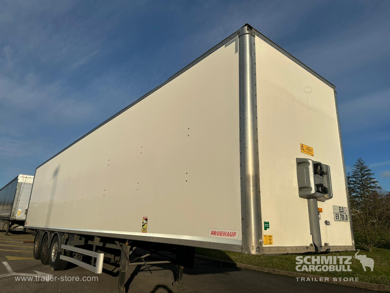 FRUEHAUF Dryfreight Standard Roller shutter door - Closed box semi-trailer: picture 1 FRUEHAUF Dryfreight Standard Roller shutter door - Closed box semi-trailer: picture 1