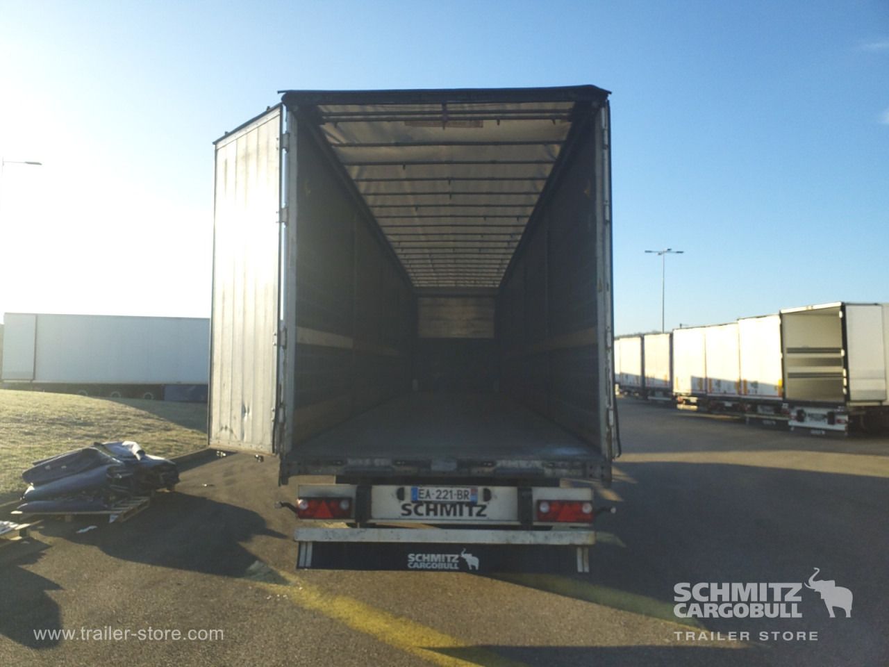 SCHMITZ Curtainsider Standard - Curtainsider semi-trailer: picture 5 SCHMITZ Curtainsider Standard - Curtainsider semi-trailer: picture 5