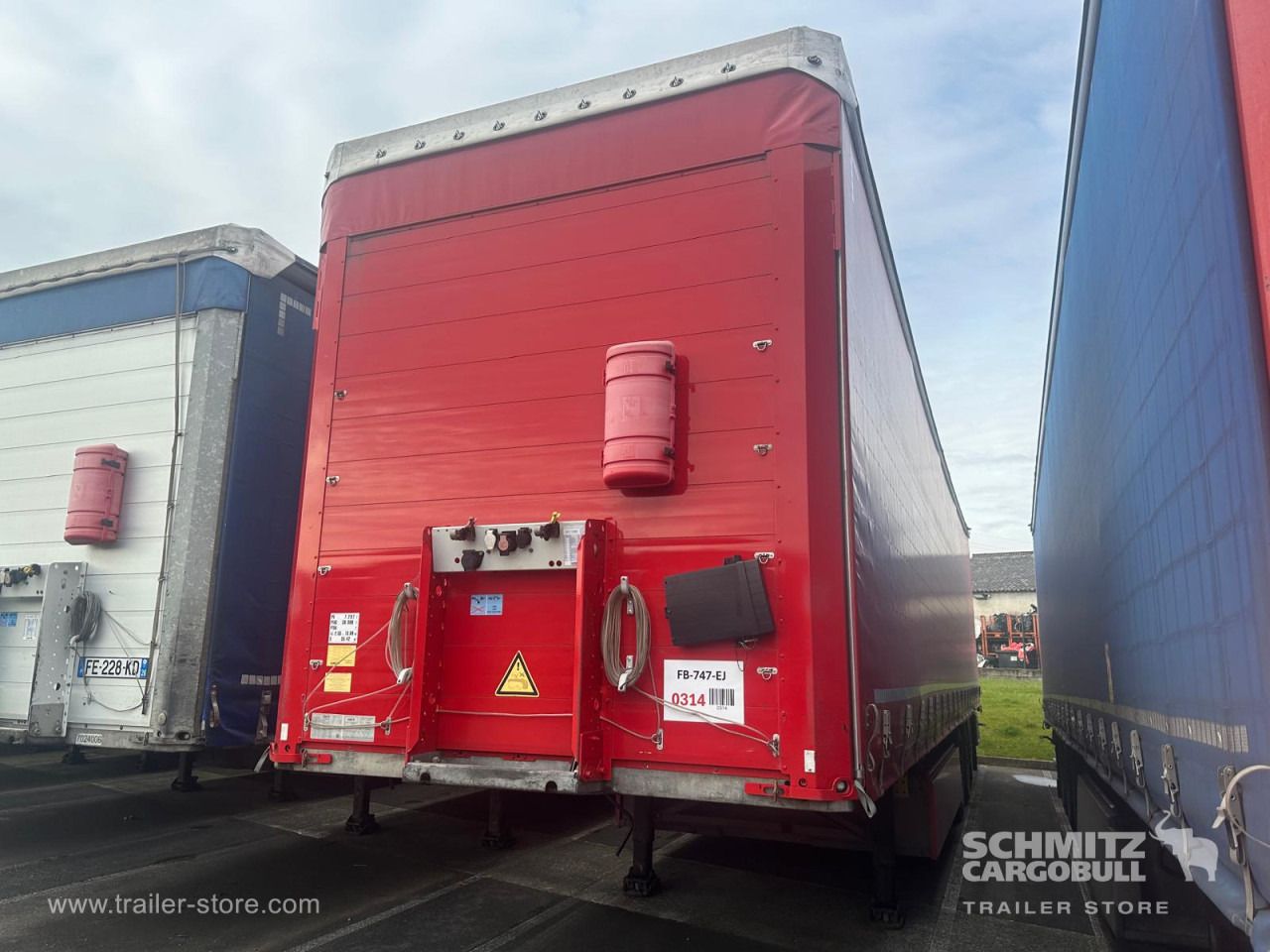 SCHMITZ Curtainsider Standard - Curtainsider semi-trailer: picture 1 SCHMITZ Curtainsider Standard - Curtainsider semi-trailer: picture 1