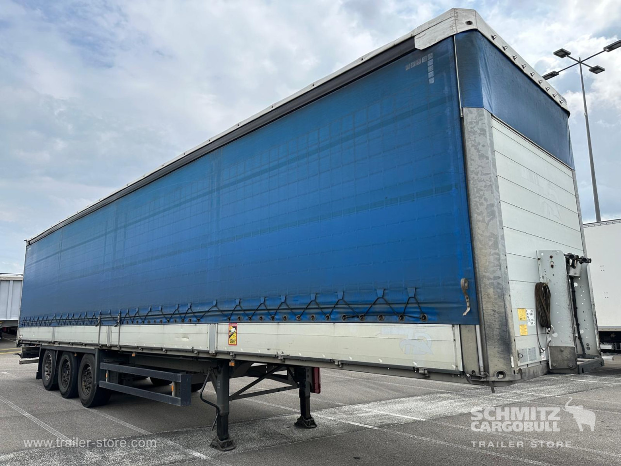 SCHMITZ Curtainsider Standard - Curtainsider semi-trailer: picture 1 SCHMITZ Curtainsider Standard - Curtainsider semi-trailer: picture 1