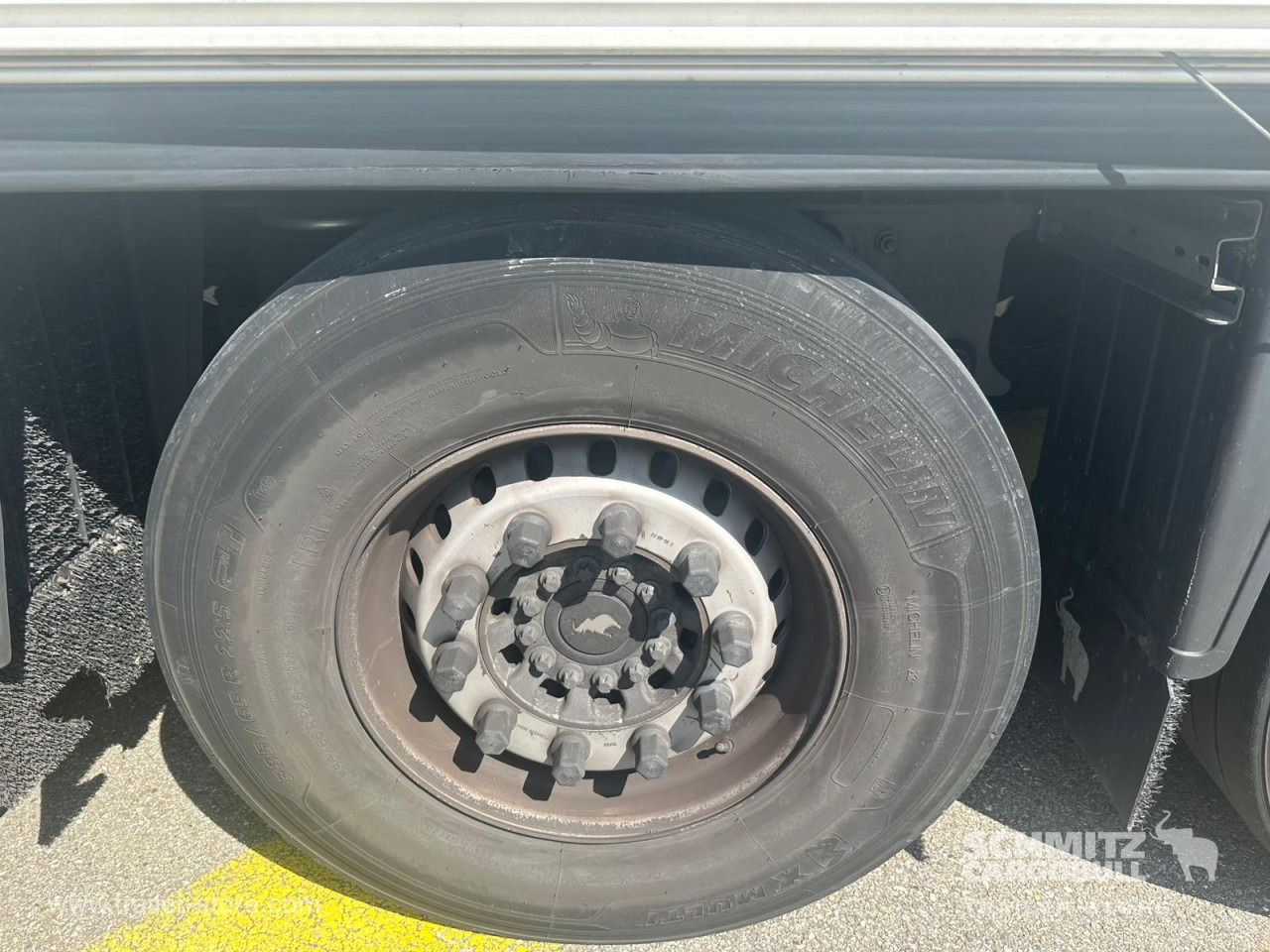 SCHMITZ Reefer Standard Taillift - Isothermal semi-trailer: picture 3 SCHMITZ Reefer Standard Taillift - Isothermal semi-trailer: picture 3