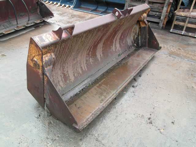 Case 580 - Loader bucket: picture 2 Case 580 - Loader bucket: picture 2