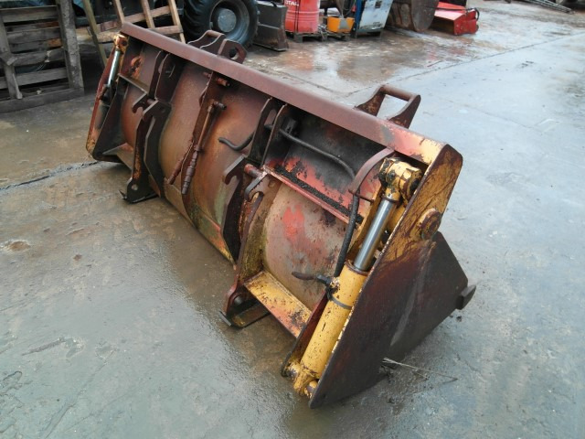 Case 580 - Loader bucket: picture 3 Case 580 - Loader bucket: picture 3