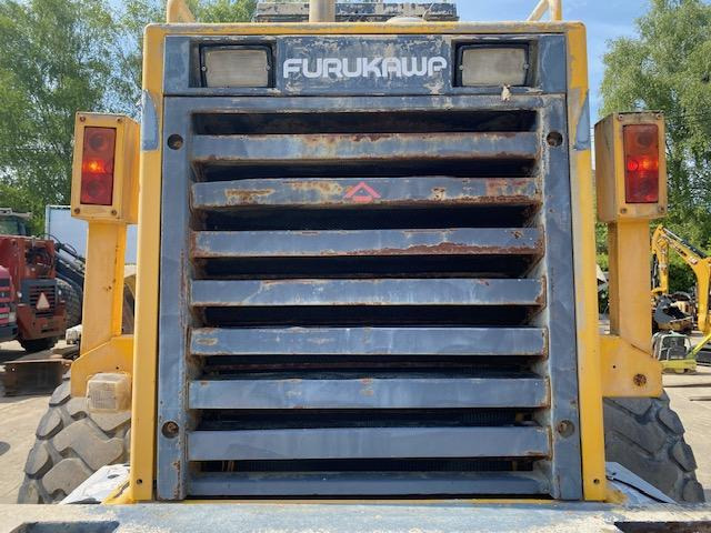 Wheel loader Furukawa 335: picture 10