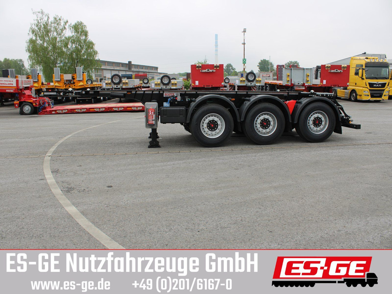 Container transporter/ Swap body semi-trailer Kögel PORT 20 TANKPLEX Containerchassis: picture 6