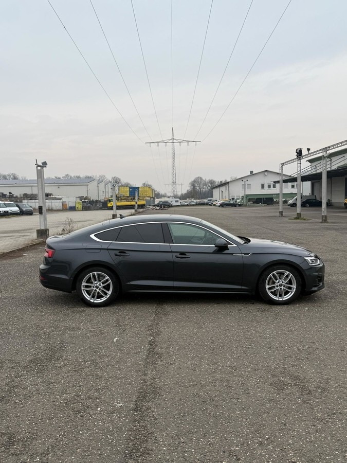 AUDI A5 Sportback 2.0 TDI Schräghecklimousine - Car: picture 4 AUDI A5 Sportback 2.0 TDI Schräghecklimousine - Car: picture 4