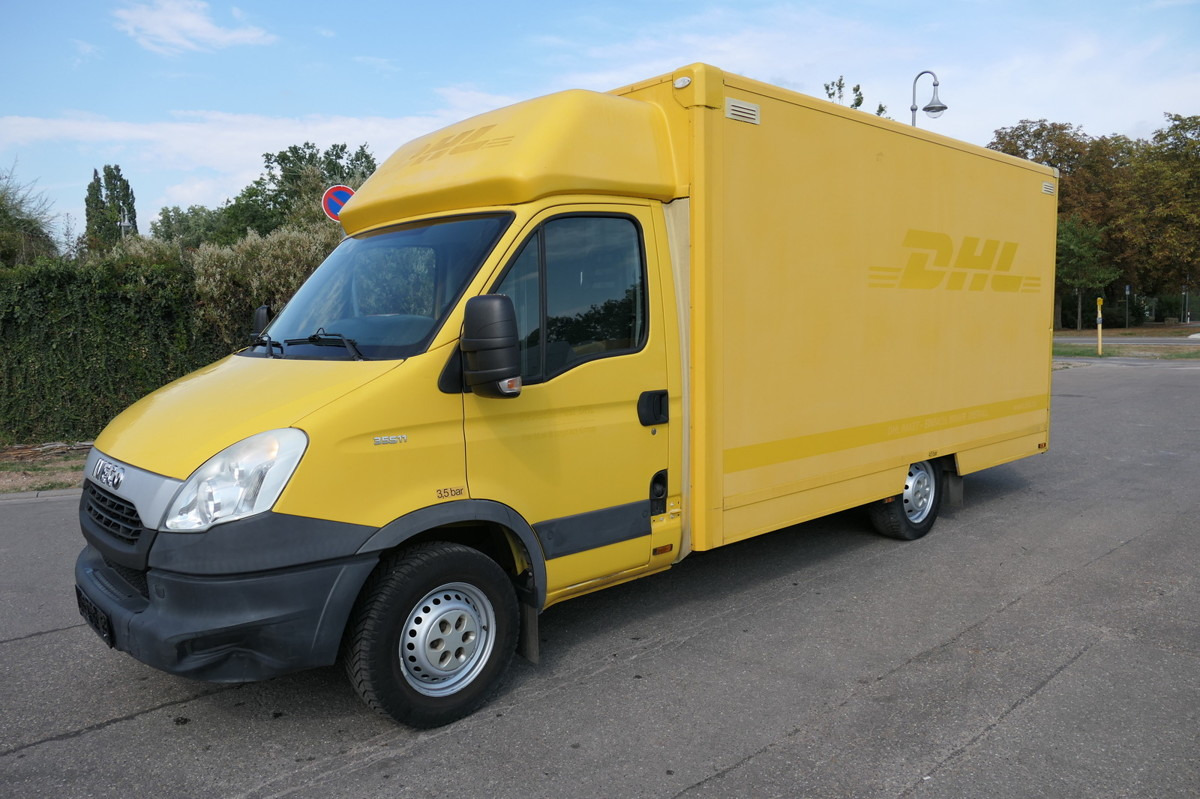 IVECO Daily 35 S11 C30C AUTOMATIK KAMERA Regale LUFT D - Box van: picture 1 IVECO Daily 35 S11 C30C AUTOMATIK KAMERA Regale LUFT D - Box van: picture 1
