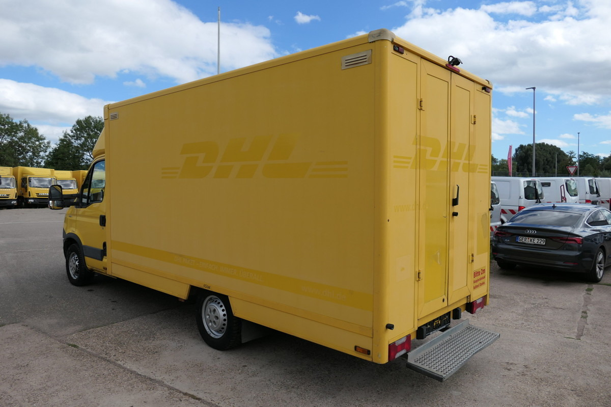 IVECO Daily 35 S11 C30C AUTOMATIK KAMERA Regale LUFT D - Box van: picture 4 IVECO Daily 35 S11 C30C AUTOMATIK KAMERA Regale LUFT D - Box van: picture 4