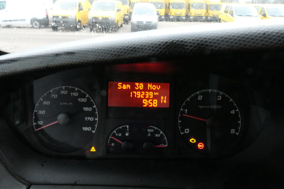 Box van IVECO Daily 35 S11 C30C AUTOMATIK Regale LUFT - EURO 5: picture 12