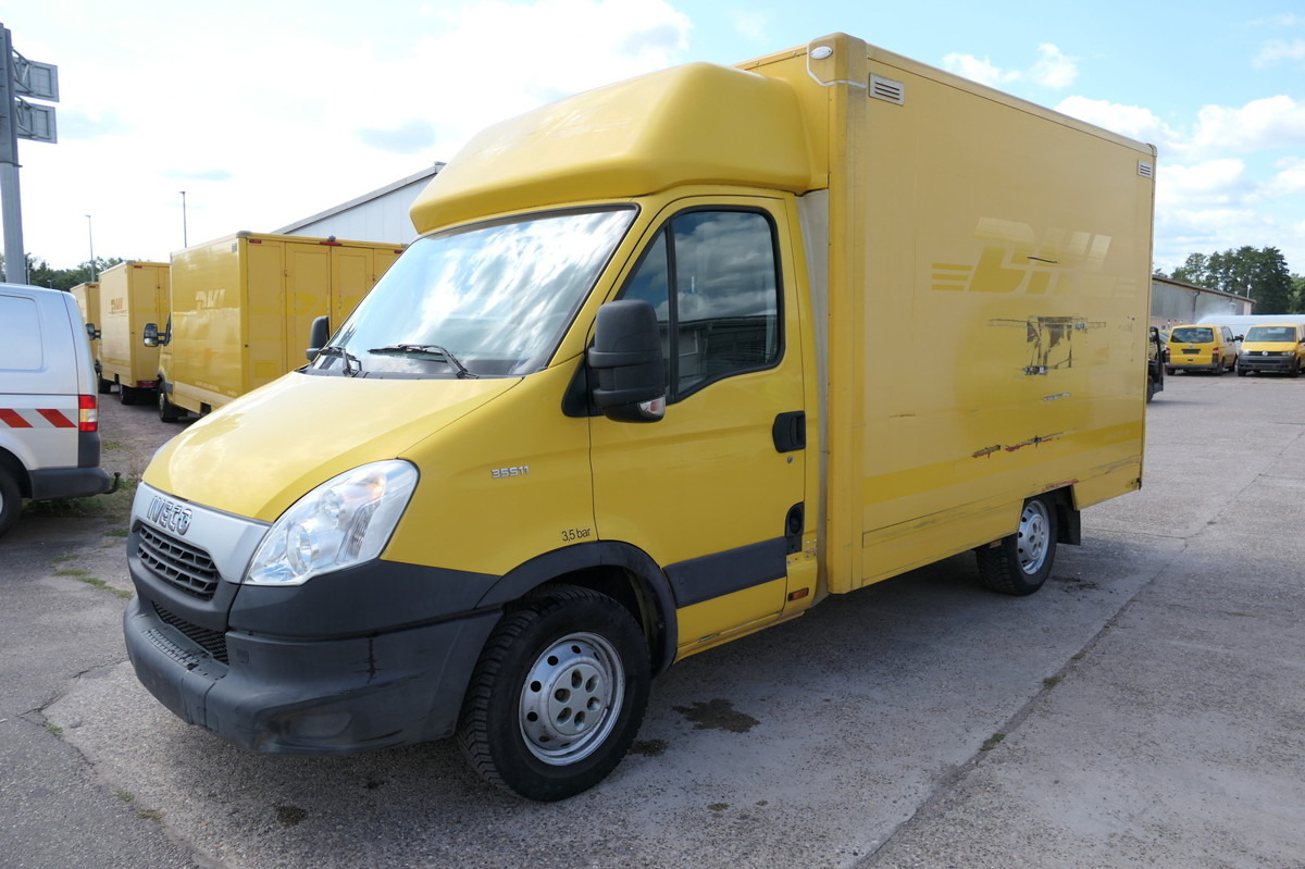 IVECO Daily 35 S11 C30C KURZ AUTOMATIK KAMERA Regale L - Box van: picture 1 IVECO Daily 35 S11 C30C KURZ AUTOMATIK KAMERA Regale L - Box van: picture 1
