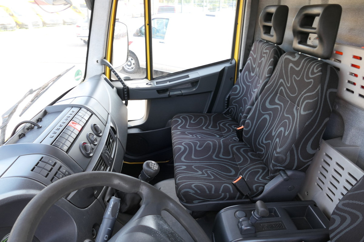 Box truck IVECO EuroCargo ML 120 E28/P AHK LBW Koffer 7,00x2,44x: picture 6 Box truck IVECO EuroCargo ML 120 E28/P AHK LBW Koffer 7,00x2,44x: picture 6