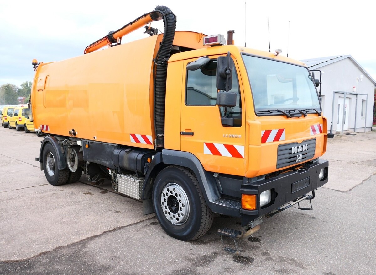 MAN 18.285 LLC LE280B ZW SCHIENENREINIGER SCHÖRLING - Vacuum truck: picture 4 MAN 18.285 LLC LE280B ZW SCHIENENREINIGER SCHÖRLING - Vacuum truck: picture 4