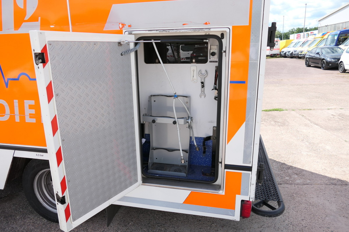 Ambulance MERCEDES-BENZ Sprinter 519 CDI Klima Krankenwagen Fahrtec Aufb: picture 8