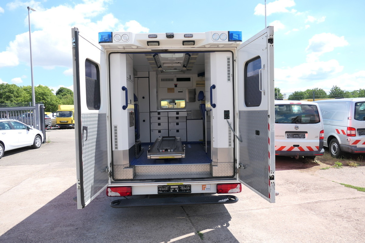 MERCEDES-BENZ Sprinter 519 CDI Klima Krankenwagen Fahrtec Aufb - Ambulance: picture 5 MERCEDES-BENZ Sprinter 519 CDI Klima Krankenwagen Fahrtec Aufb - Ambulance: picture 5