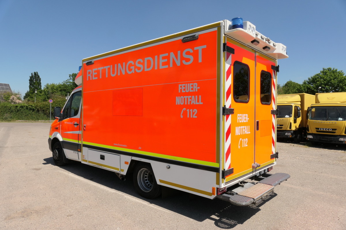 MERCEDES-BENZ Sprinter 519 CDI Klima Krankenwagen - Ambulance: picture 4 MERCEDES-BENZ Sprinter 519 CDI Klima Krankenwagen - Ambulance: picture 4