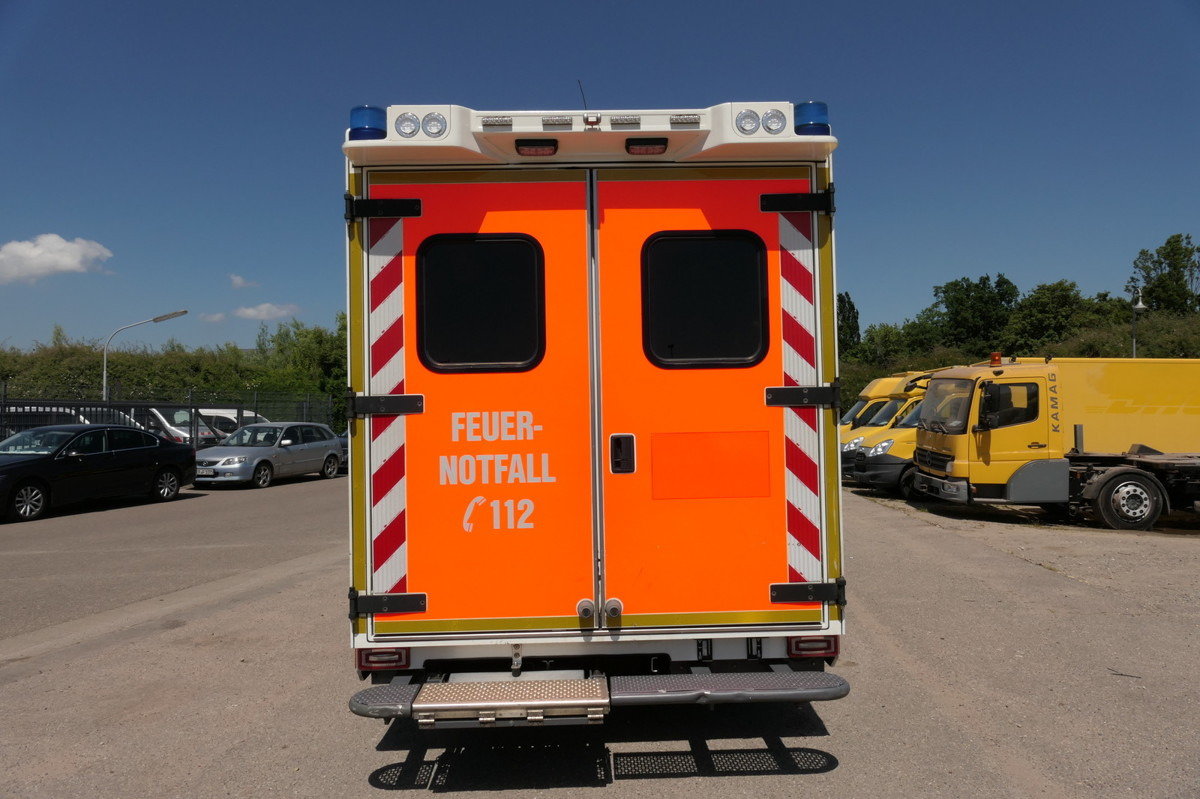 MERCEDES-BENZ Sprinter 519 CDI Klima Krankenwagen - Ambulance: picture 5 MERCEDES-BENZ Sprinter 519 CDI Klima Krankenwagen - Ambulance: picture 5
