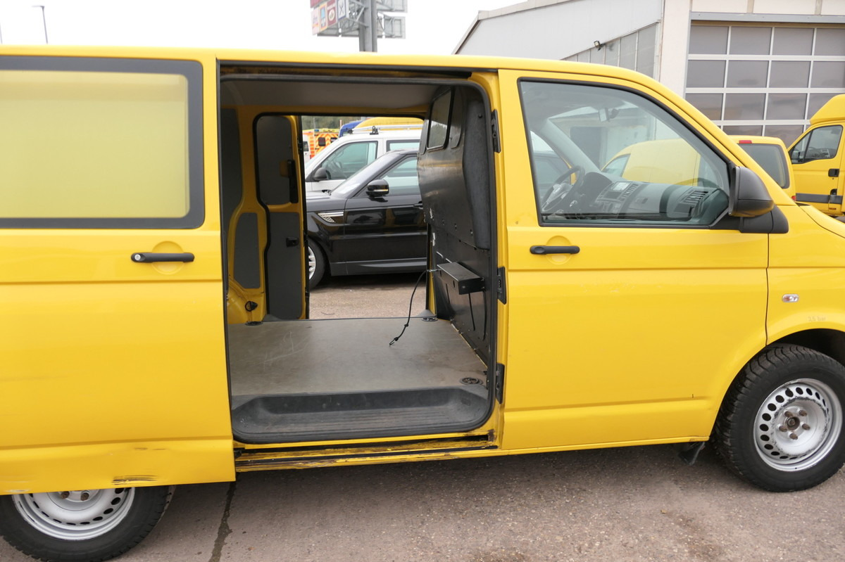 Interior photo 1: Small van VW T5 Transporter 2.0 TDI PARKTRONIK EURO-5 2xSCHIE