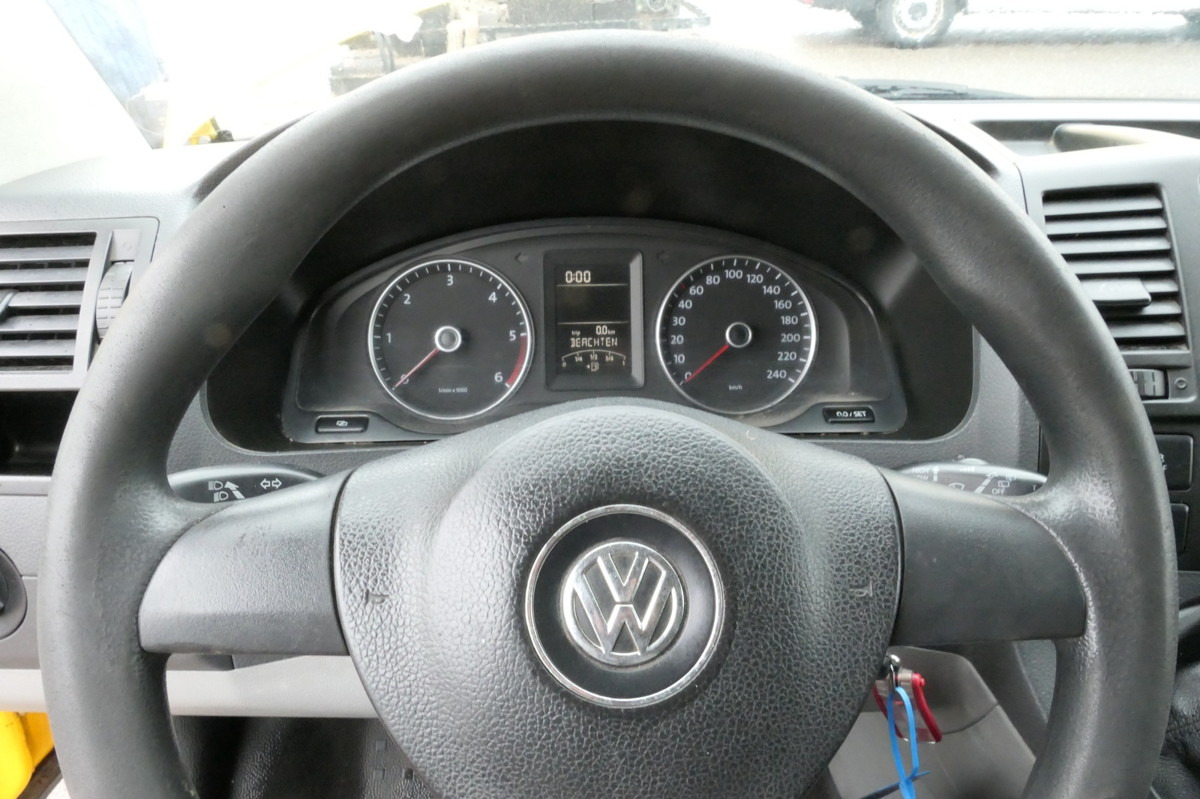 Small van VW T5 Transporter 2.0 TDI PARKTRONIK EURO-5 2xSCHIE: picture 10 Small van VW T5 Transporter 2.0 TDI PARKTRONIK EURO-5 2xSCHIE: picture 10