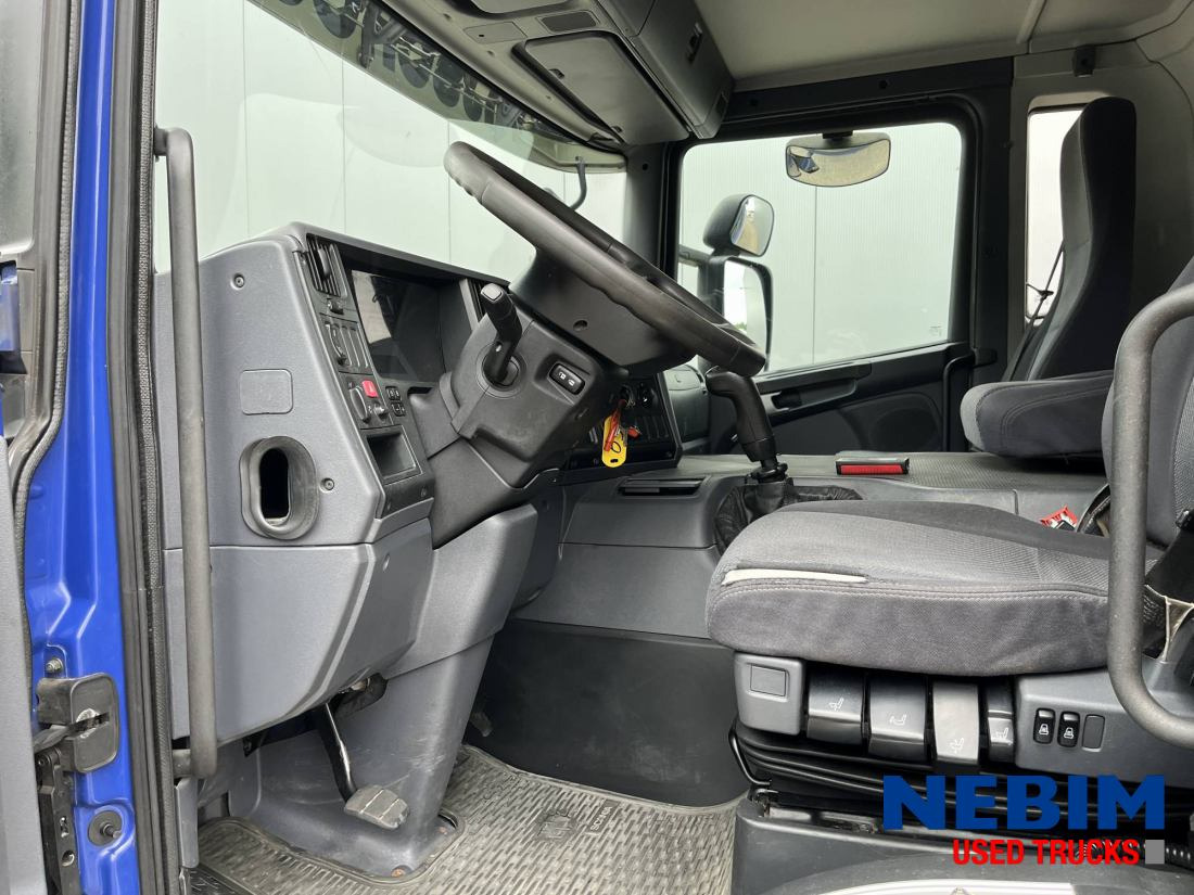 Scania P270 343.938km - 3 front seats - Box truck: picture 3 Scania P270 343.938km - 3 front seats - Box truck: picture 3
