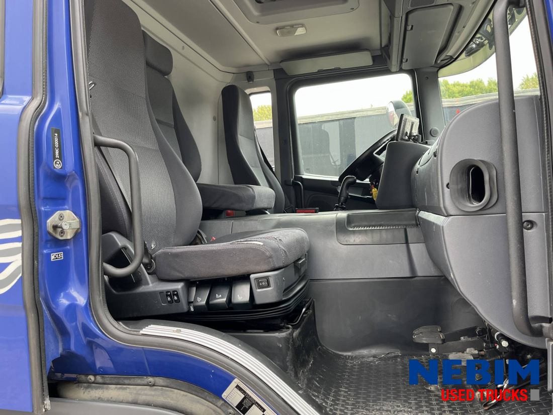 Scania P270 343.938km - 3 front seats - Box truck: picture 4 Scania P270 343.938km - 3 front seats - Box truck: picture 4