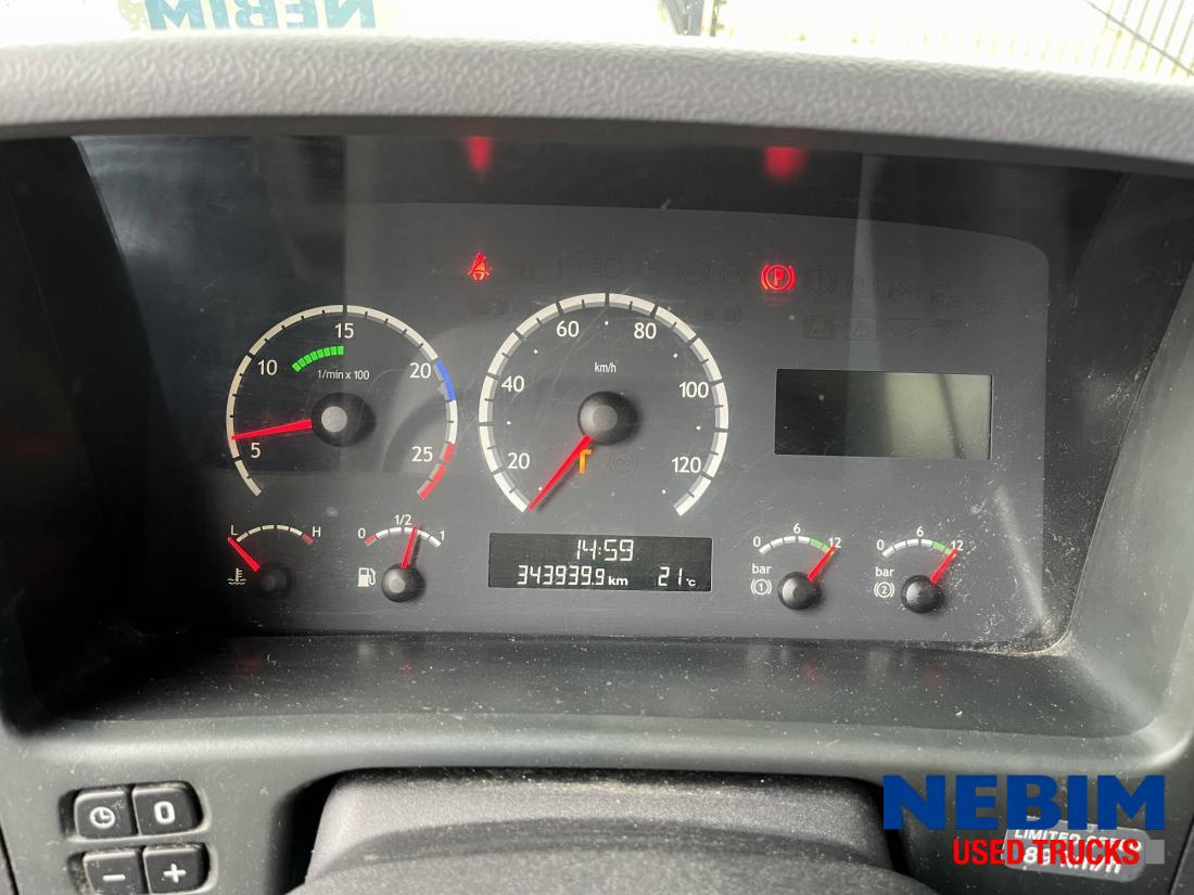 Scania P270 343.938km - 3 front seats - Box truck: picture 5 Scania P270 343.938km - 3 front seats - Box truck: picture 5