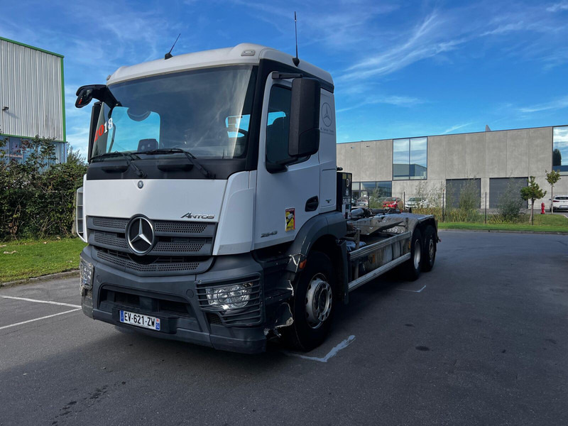 Mercedes-Benz Actros 2543 - Hook lift truck: picture 2 Mercedes-Benz Actros 2543 - Hook lift truck: picture 2