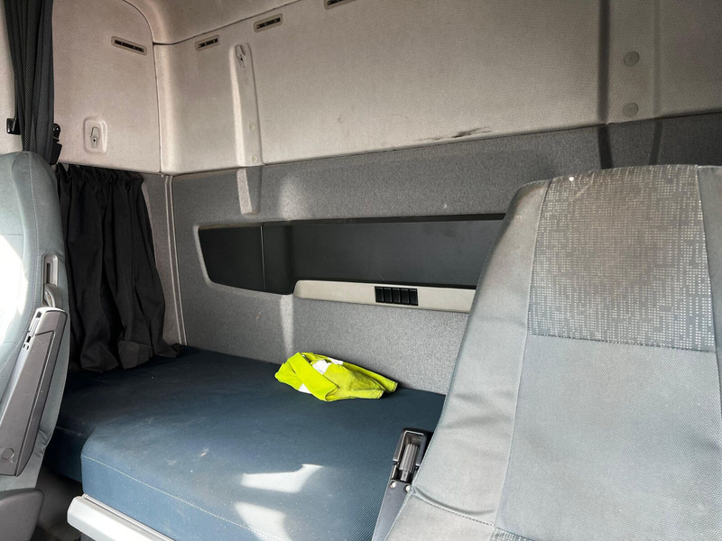 Tractor unit Volvo FH13 460: picture 20