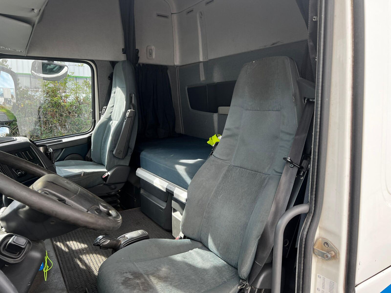 Tractor unit Volvo FH13 460: picture 19