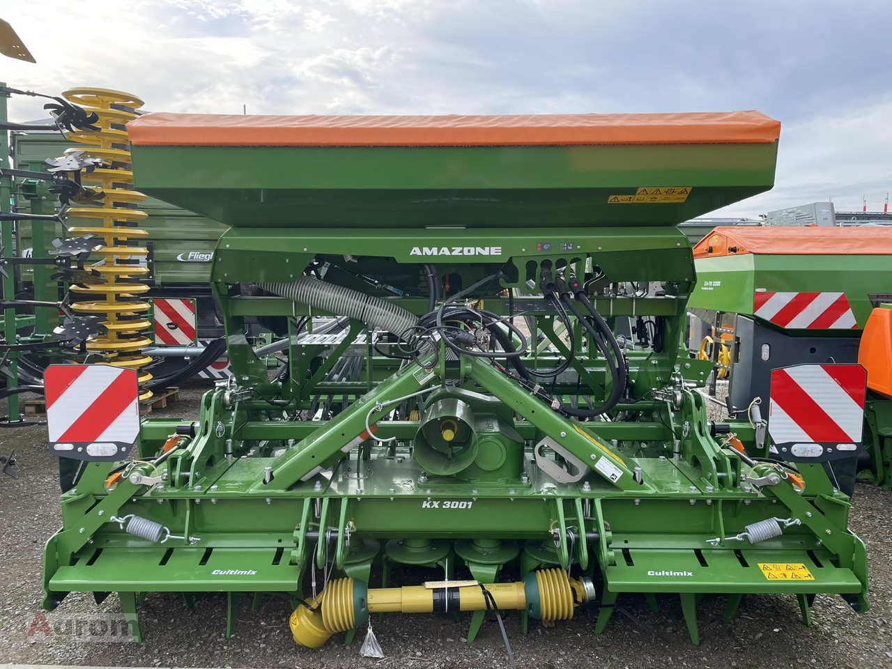 Amazone CENTAYA 3000 Spezial + KX 3001 - Combine seed drill: picture 3 Amazone CENTAYA 3000 Spezial + KX 3001 - Combine seed drill: picture 3
