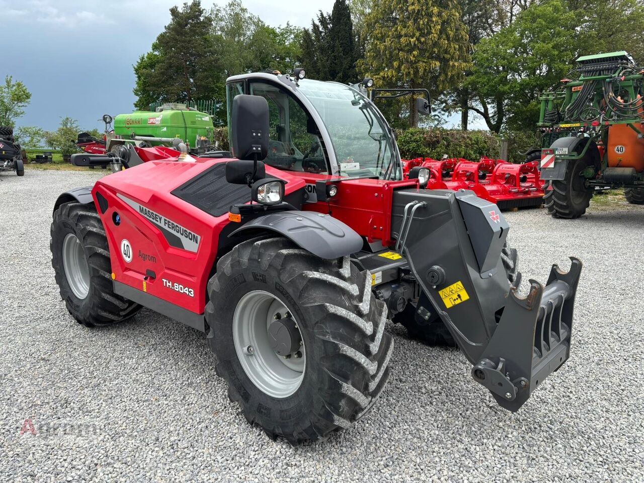Massey Ferguson TH 8043 - Telescopic handler: picture 2 Massey Ferguson TH 8043 - Telescopic handler: picture 2