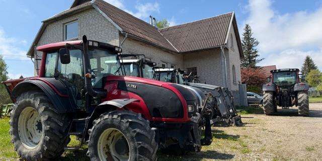 Valtra T 151 E HiTech - Farm tractor: picture 2 Valtra T 151 E HiTech - Farm tractor: picture 2