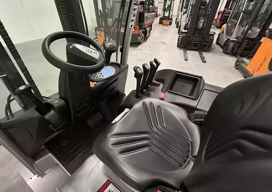 Still RX 60-30 (batteria 100%) - Electric forklift: picture 4 Still RX 60-30 (batteria 100%) - Electric forklift: picture 4