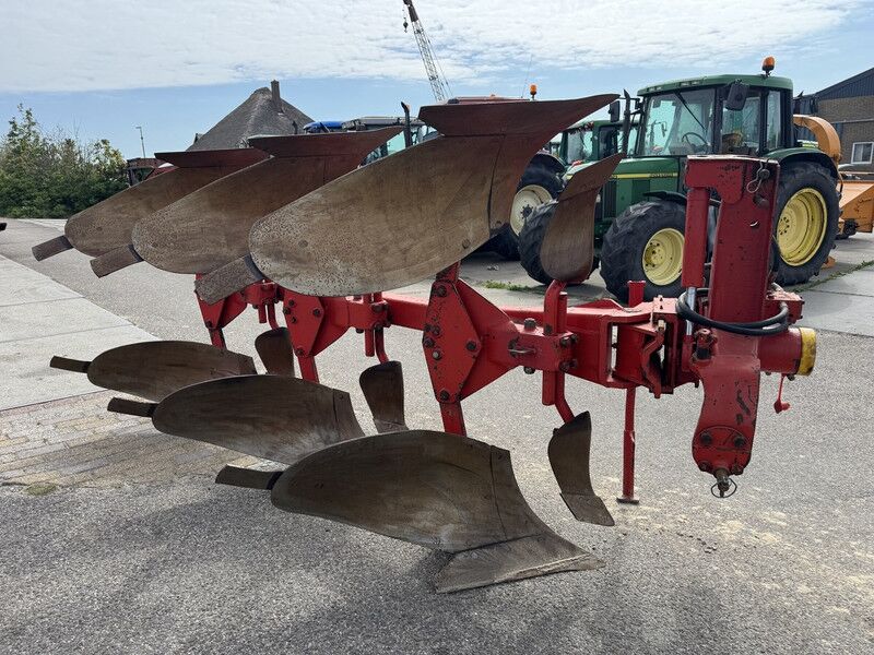 Krone Mustang 120/3 - Plow: picture 1 Krone Mustang 120/3 - Plow: picture 1