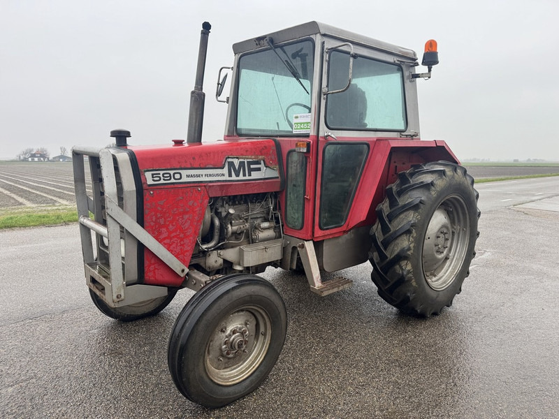 Massey Ferguson 590 - Farm tractor: picture 1 Massey Ferguson 590 - Farm tractor: picture 1