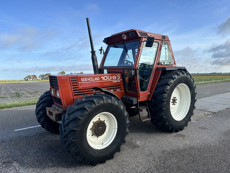 New Holland 100-90 DT - Farm tractor: picture 1 New Holland 100-90 DT - Farm tractor: picture 1