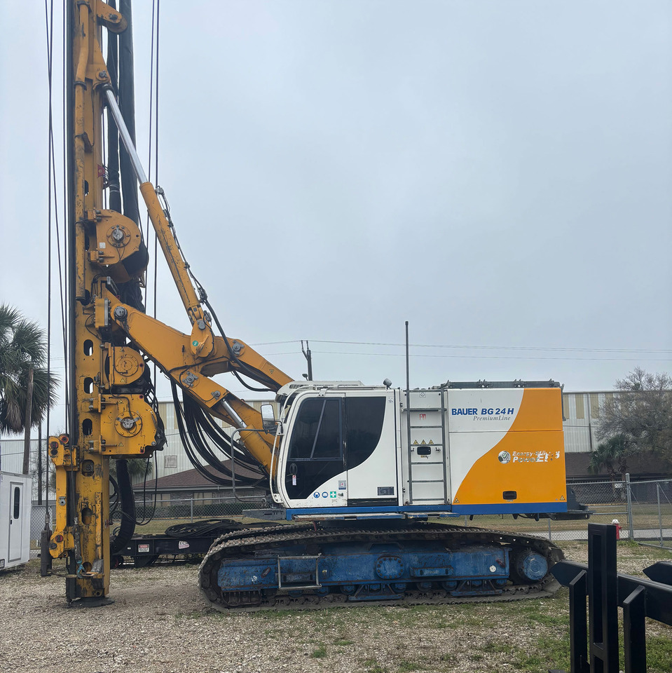 Bauer BG 24H - Pile driver: picture 1 Bauer BG 24H - Pile driver: picture 1