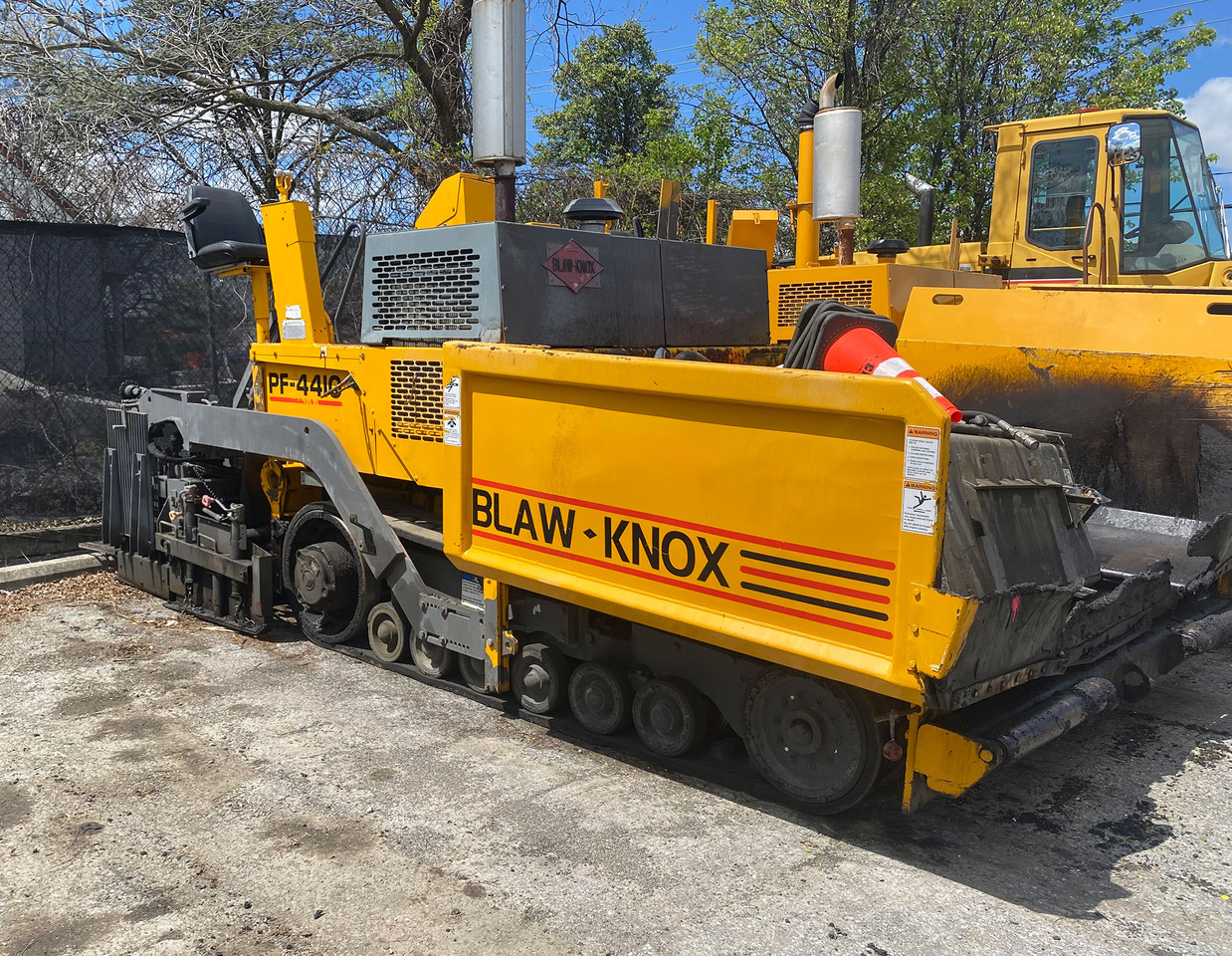 Blaw Knox PF-4410 - Asphalt paver: picture 1 Blaw Knox PF-4410 - Asphalt paver: picture 1
