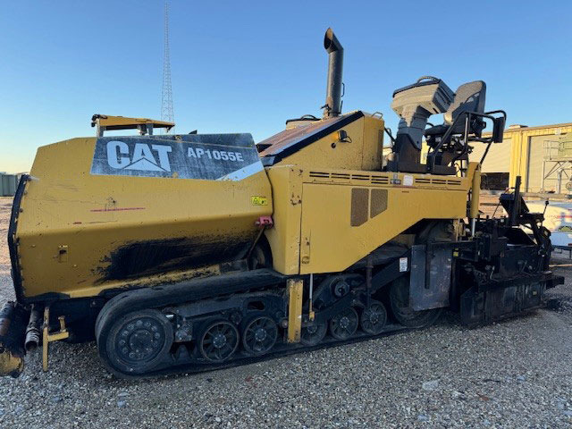 Caterpillar AP1055E - Asphalt paver: picture 2 Caterpillar AP1055E - Asphalt paver: picture 2