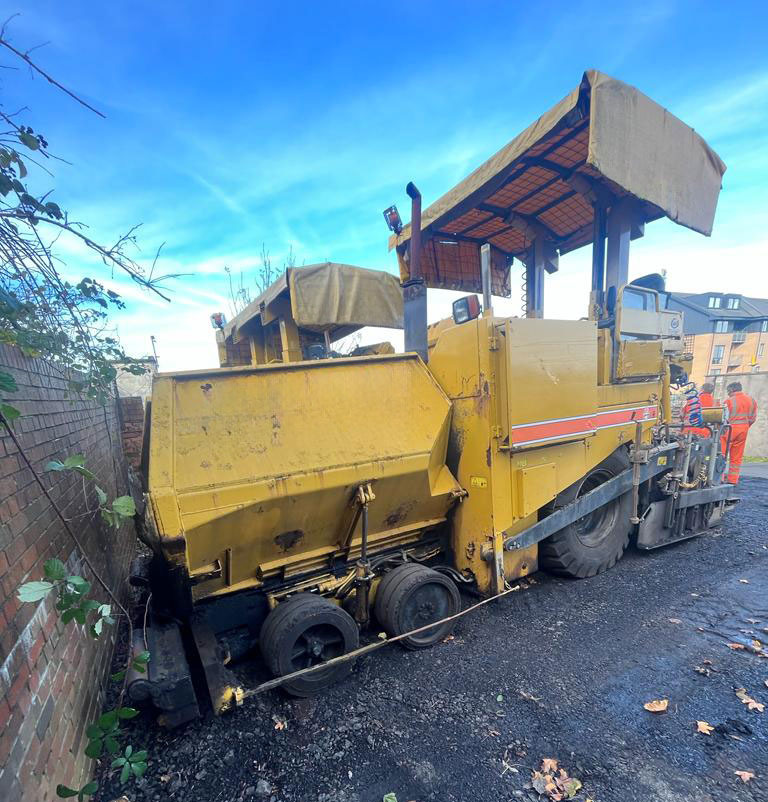 Caterpillar AP600 - Asphalt paver: picture 1 Caterpillar AP600 - Asphalt paver: picture 1