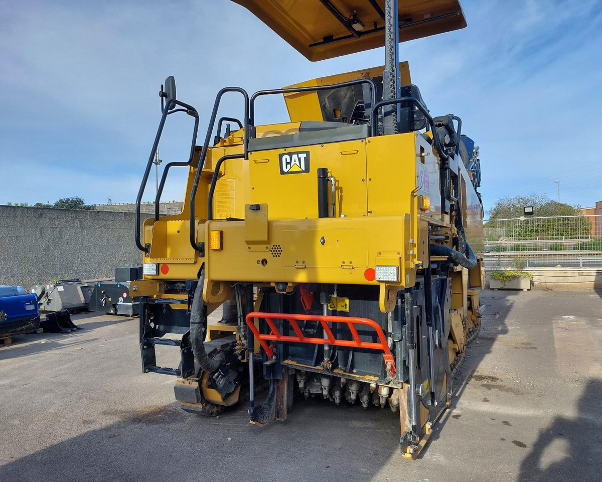 Caterpillar PM-310 - Cold planer: picture 3 Caterpillar PM-310 - Cold planer: picture 3