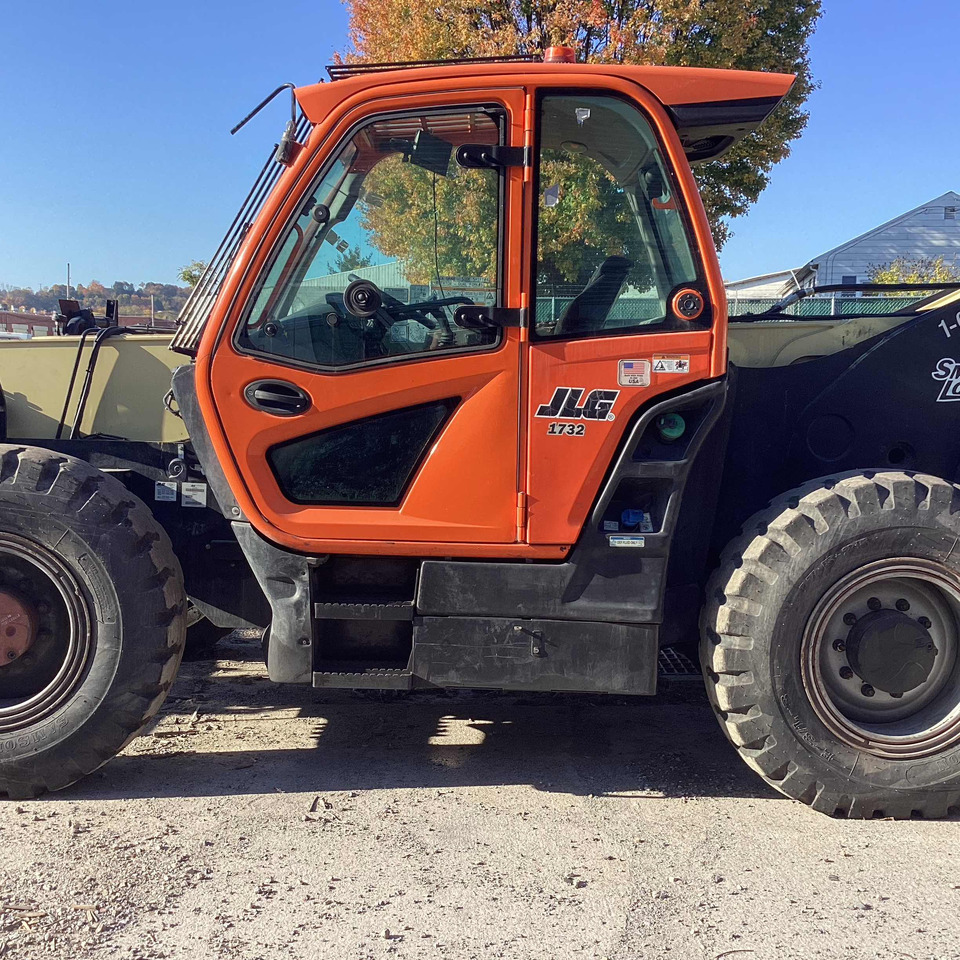 JLG 1732 - Telescopic wheel loader: picture 2 JLG 1732 - Telescopic wheel loader: picture 2