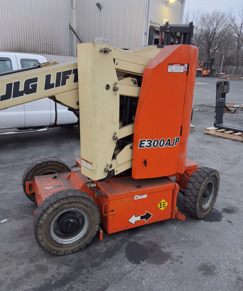 JLG E300AJP - Telescopic wheel loader: picture 1 JLG E300AJP - Telescopic wheel loader: picture 1