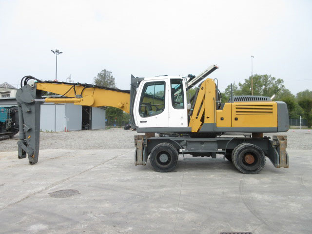 Liebherr A924 - Waste/ Industry handler: picture 1 Liebherr A924 - Waste/ Industry handler: picture 1