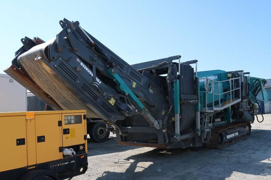 Powerscreen Warrior 2100 Triple Shaft - Screener: picture 2 Powerscreen Warrior 2100 Triple Shaft - Screener: picture 2