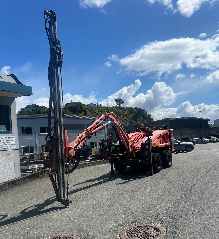 Sandvik Commando DC125R - Drilling rig: picture 3 Sandvik Commando DC125R - Drilling rig: picture 3