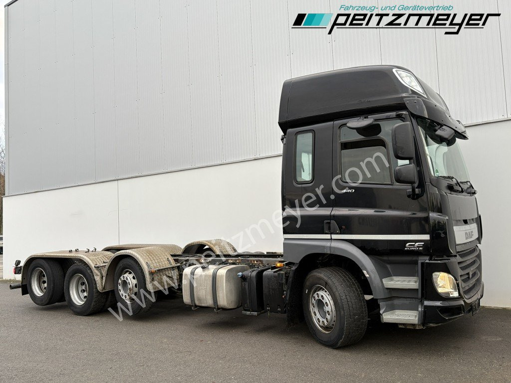 DAF CF 440 FAK 8x2 Fahrgestell Getriebe neuwertig - Cab chassis truck: picture 2 DAF CF 440 FAK 8x2 Fahrgestell Getriebe neuwertig - Cab chassis truck: picture 2